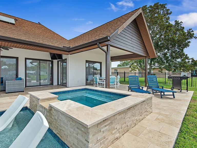 10 Castle Ct — Photo 15