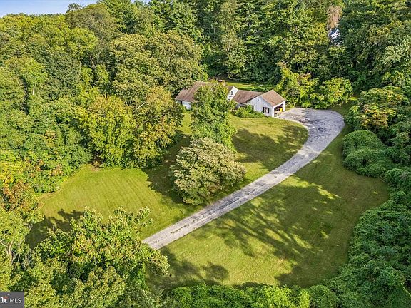 5th image of 1103 Rose Glen Rd
