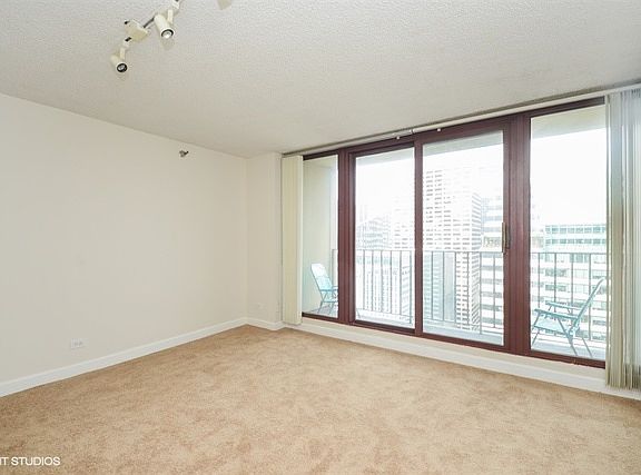 5th image of 200 N Dearborn St Unit 2801