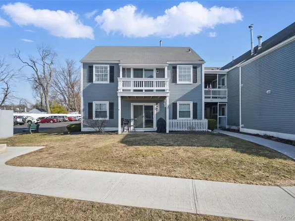 201 Commons Way Unit E, Fishkill, NY 12524