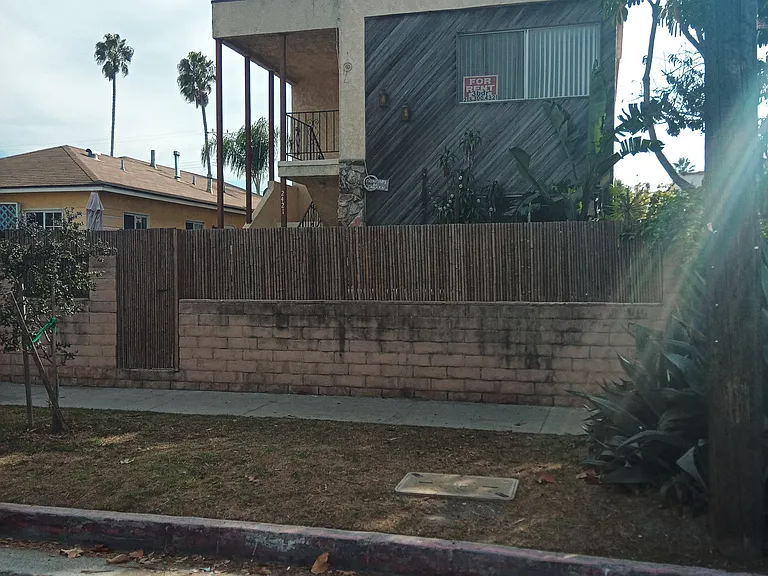 2421 Abbot Kinney Blvd #2 — Photo 3