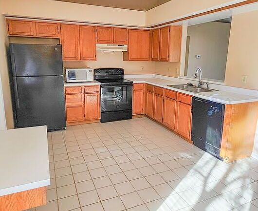 3rd image of 3083 Erskine Dr