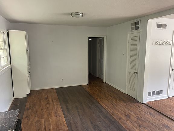 4th image of 683 Rothell Rd