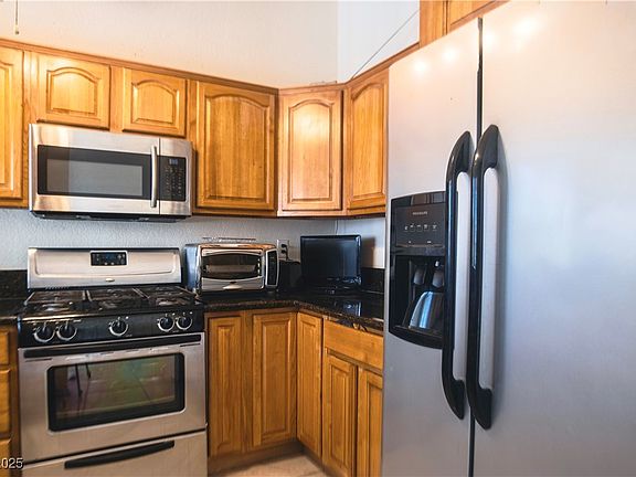 4th image of 3895 Tatiana St