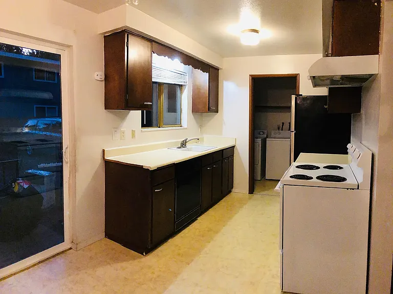 1419 Maple Ln #1 — Photo 4
