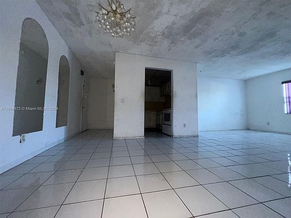 5th image of 1230 NE 139th St APT 204