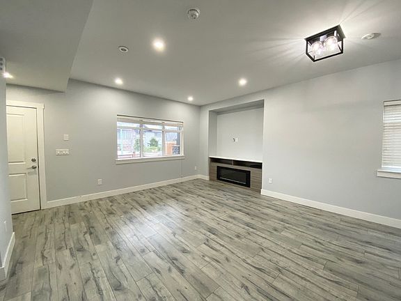 5th image of 722 Coopland Cres #1-4