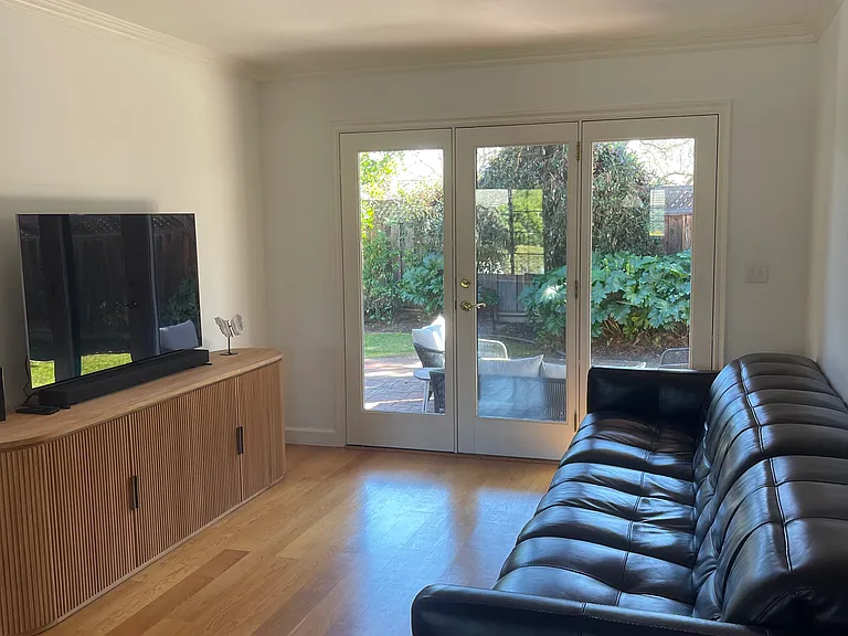 541 Cecelia Ct — Photo 4