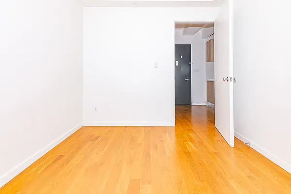 Rented by MySpaceNYC | media 9