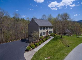 5439 Ridgelea Estates Dr, Roanoke, VA 24018
