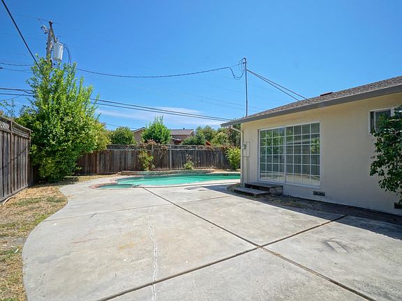 5th image of 5478 Leigh Ave