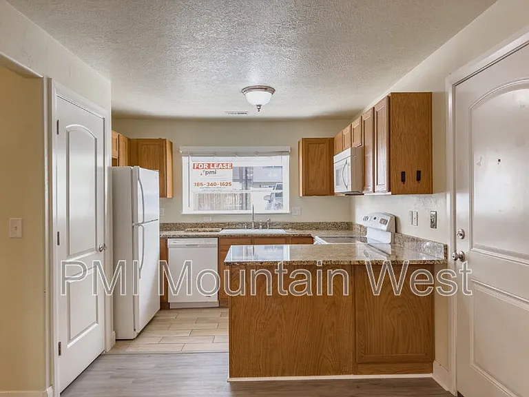 2779 W 5525 S #E-25 — Photo 11