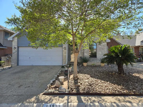 13931 Red Maple Wood, San Antonio, TX 78249