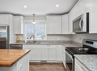 2350 Pagel Rd, Mendota Heights, MN 55120