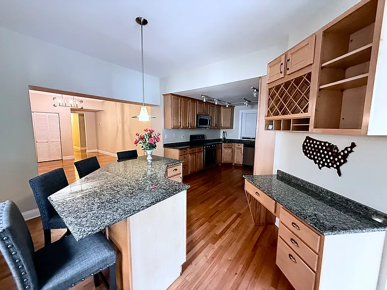 1234 N Dearborn Pkwy #1F — Photo 6