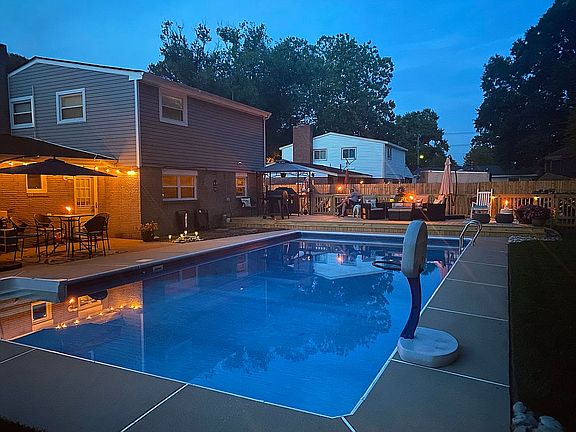 4th image of 3809 Edinburgh Dr