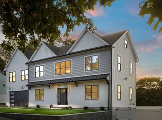 3 Frank St, Woburn, MA 01801