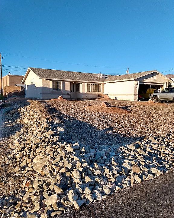1st image of 3361 Palmtree Dr