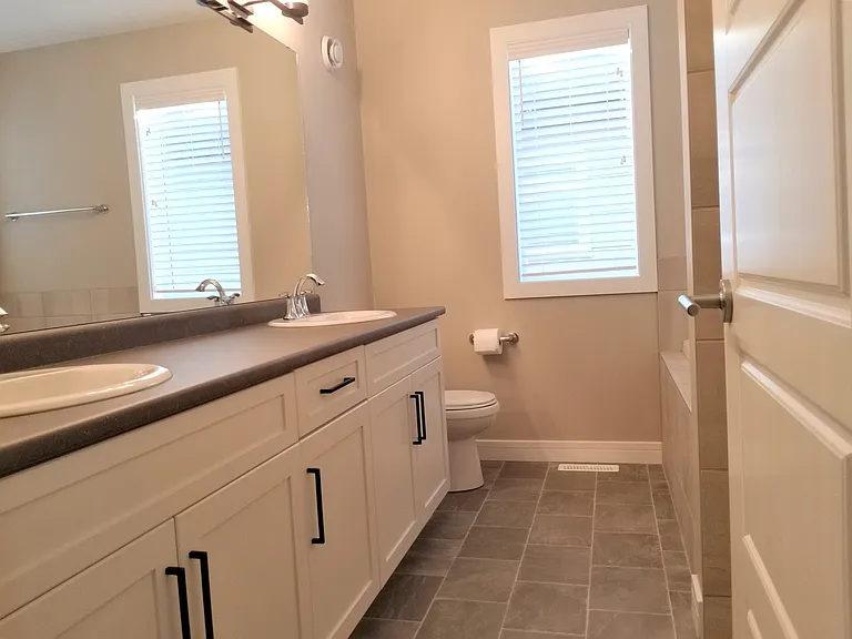 1363 Adamson Dr SW — Photo 15