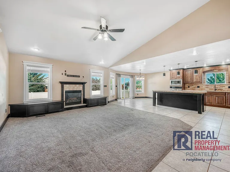 5215 Kymball Dr — Photo 11