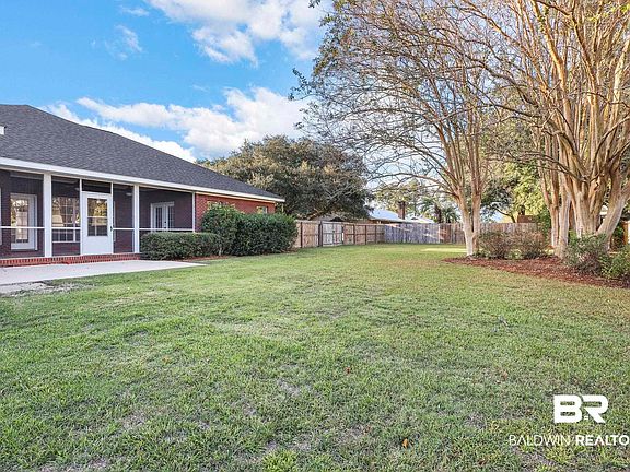 2nd image of 22520 Ridgewood Dr