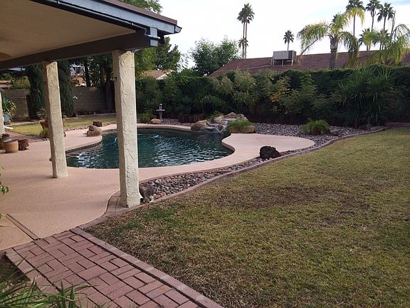 Stunning backyard paradise, with pool service included