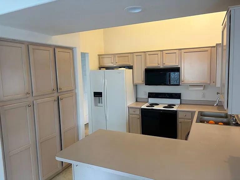 14014 W Santee Way — Photo 7