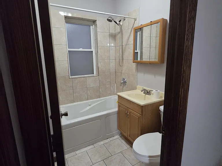 5536 W Congress Pkwy #1 — Photo 18