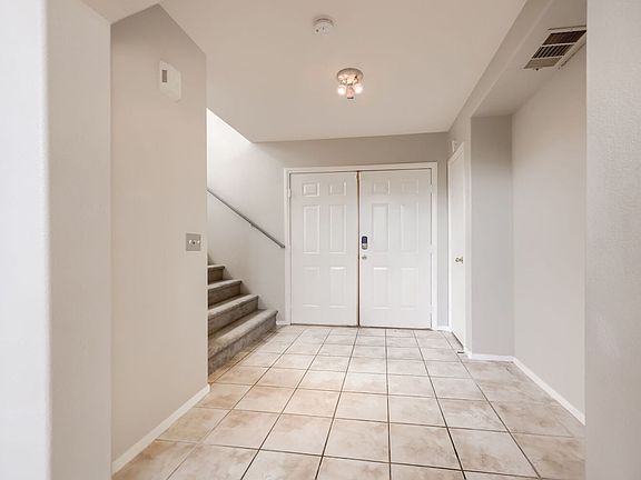 3rd image of 950 Sweeping Vine Ave