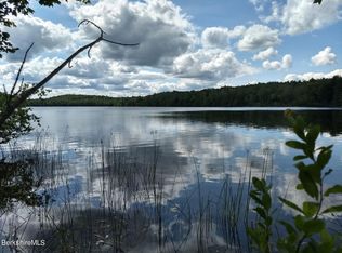 Switter Ln, Becket, MA 01223