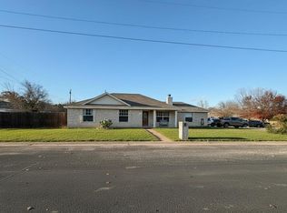 305 Maple Ln, Elgin, TX 78621