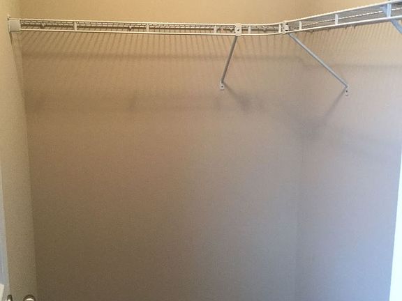 4th image of 1308B Moses Ln