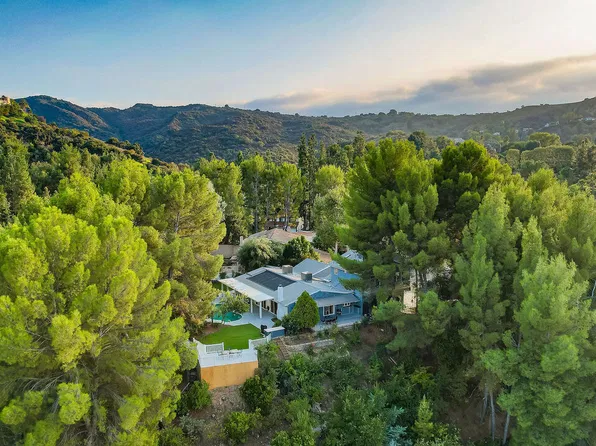 3914 Braewood Ct, Tarzana, CA 91356