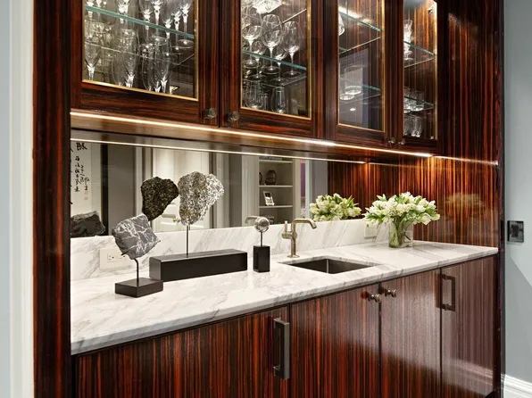 730 Park Avenue image 8 of 24