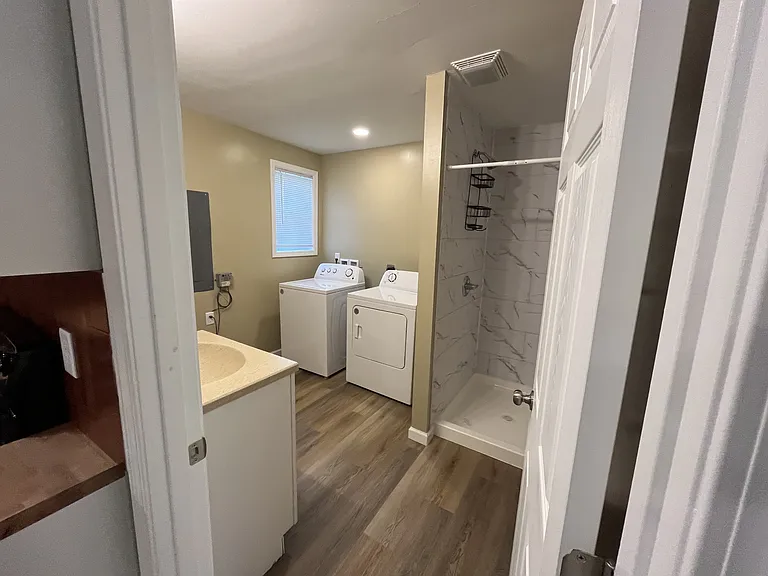 425 Paul Ave — Photo 20