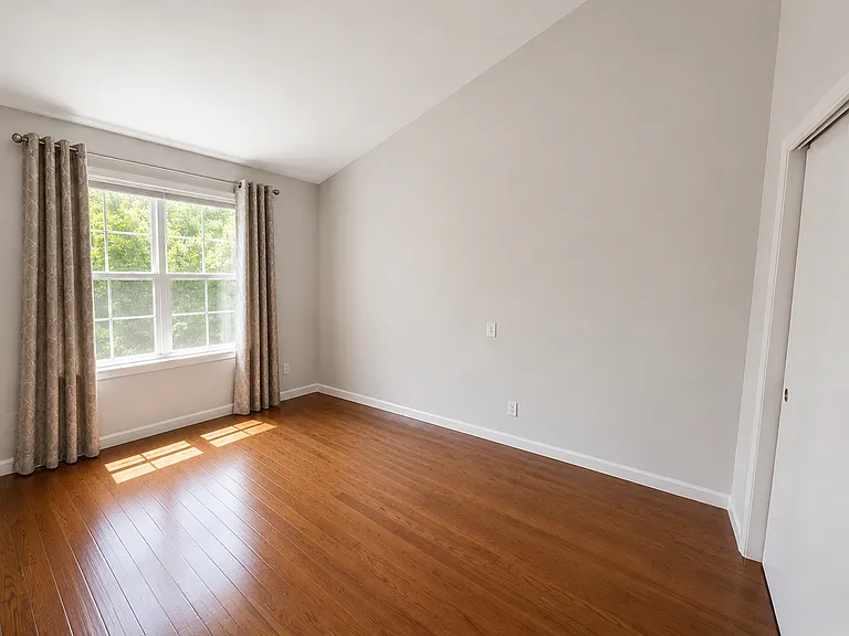 8121 Crabapple Ln — Photo 7