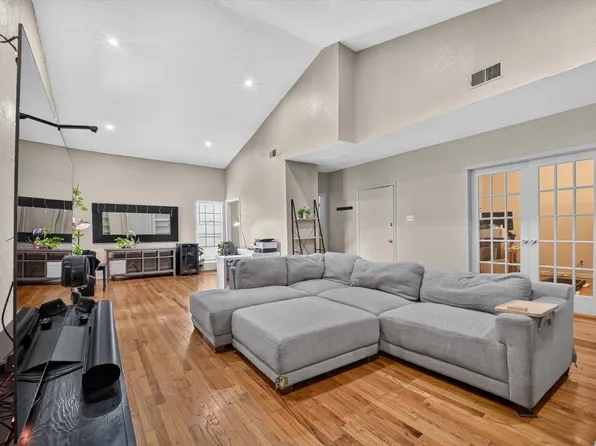 10437 High Hollows Dr #220, Dallas, TX 75230