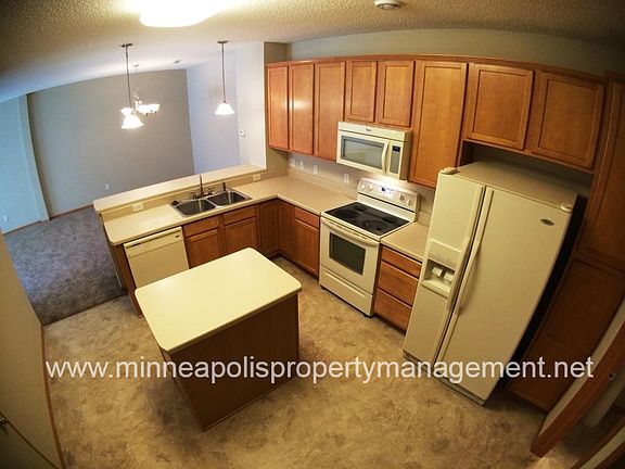 2nd image of 10800 Hawthorn Trl Unit F