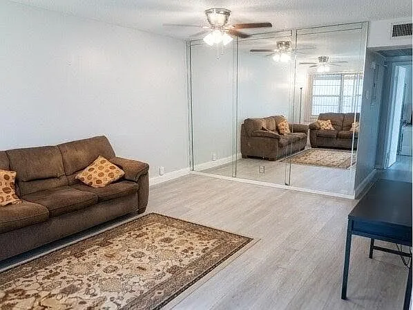2 bed, 2.0 bath, 820 sqft, $2,200 — Photo 4