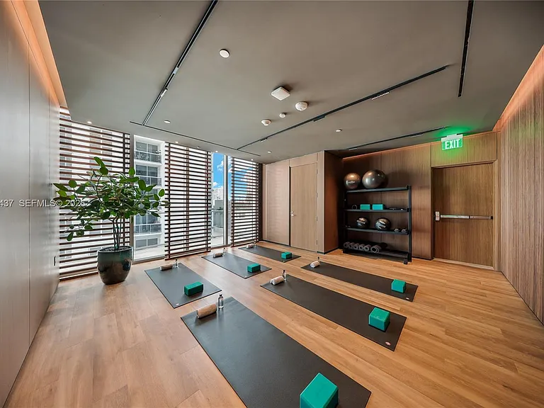 1400 Biscayne Blvd #3405 — Photo 33