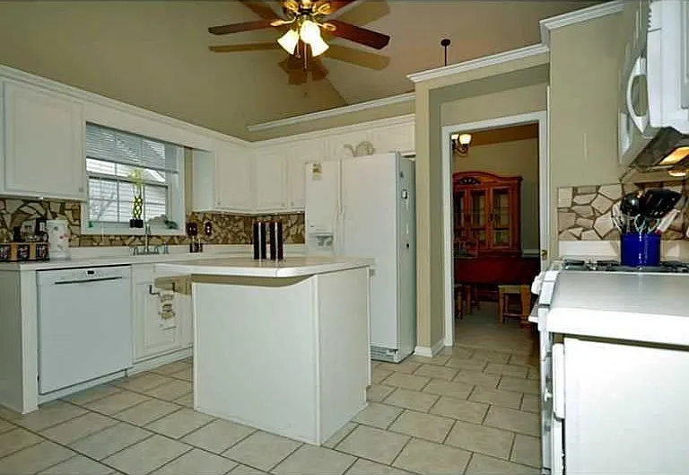 Kitchen has access to Dining Room