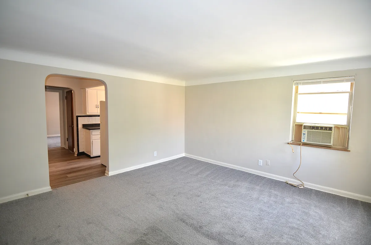 Building Photo - 6615 Bantry Ave