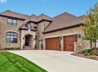 3304 Club Ct, Naperville, IL 60564
