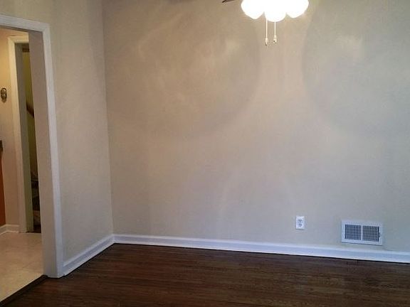 3rd image of 87 Tuxedo Pkwy