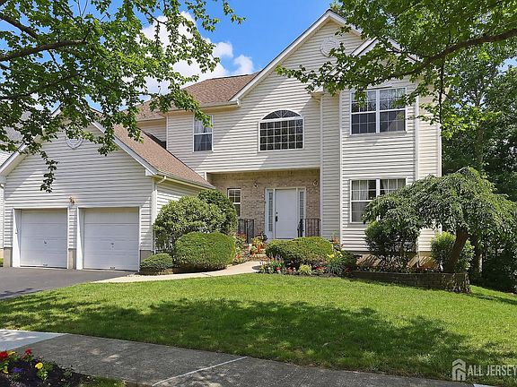 3rd image of 26 Carter Dr