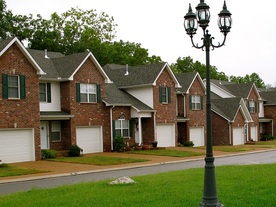 2nd image of 109 Noel Cove Cir
