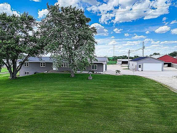3rd image of 25297 Garryowen Rd