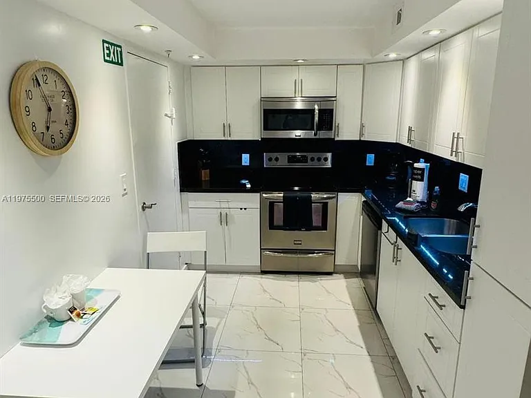 3901 S Ocean Dr #10G — Photo 2