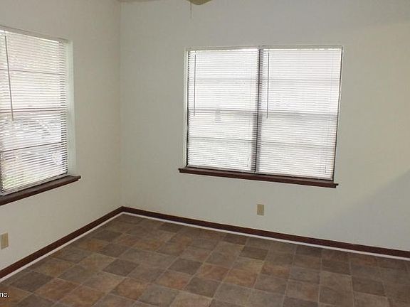 4th image of 444 Campbell Ave