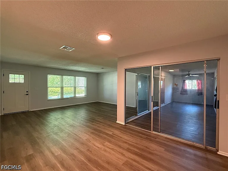 3510 SE 2nd Ave — Photo 5